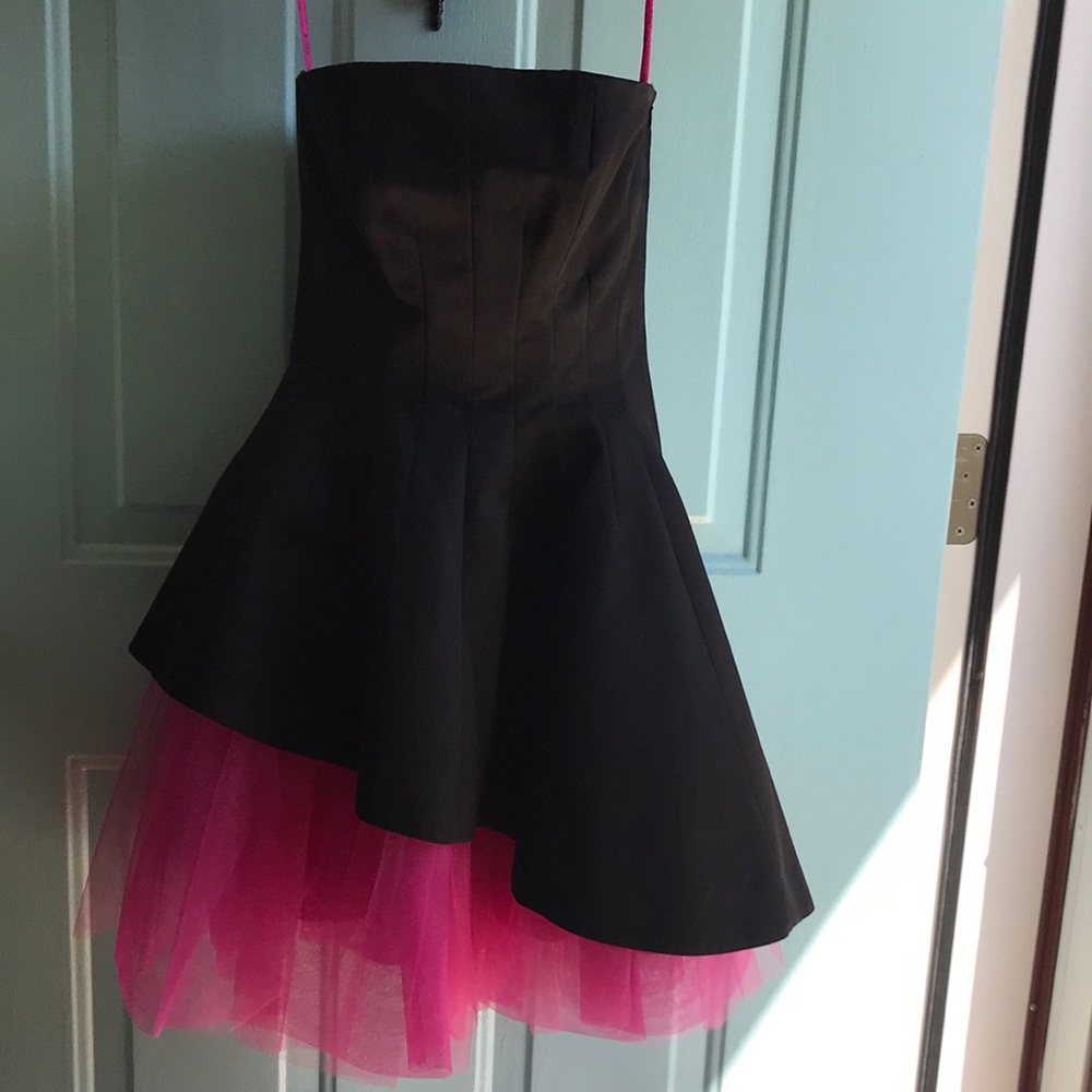 Strapless Stunner!
